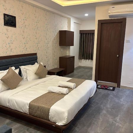 Hotel Mountain Bharuch Exterior photo