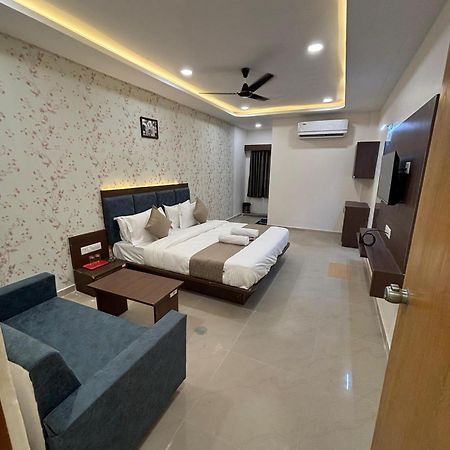 Hotel Mountain Bharuch Exterior photo