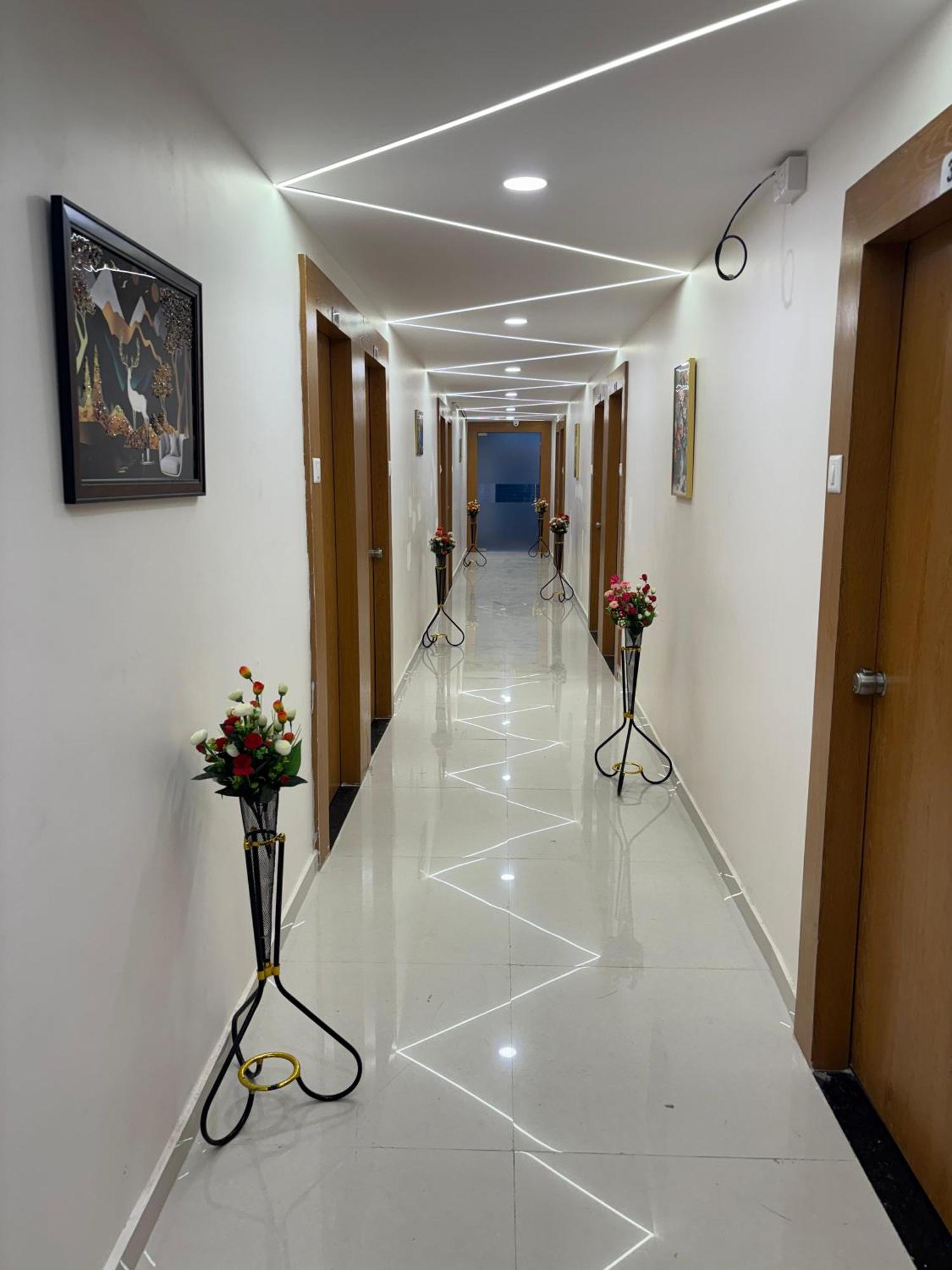 Hotel Mountain Bharuch Exterior photo