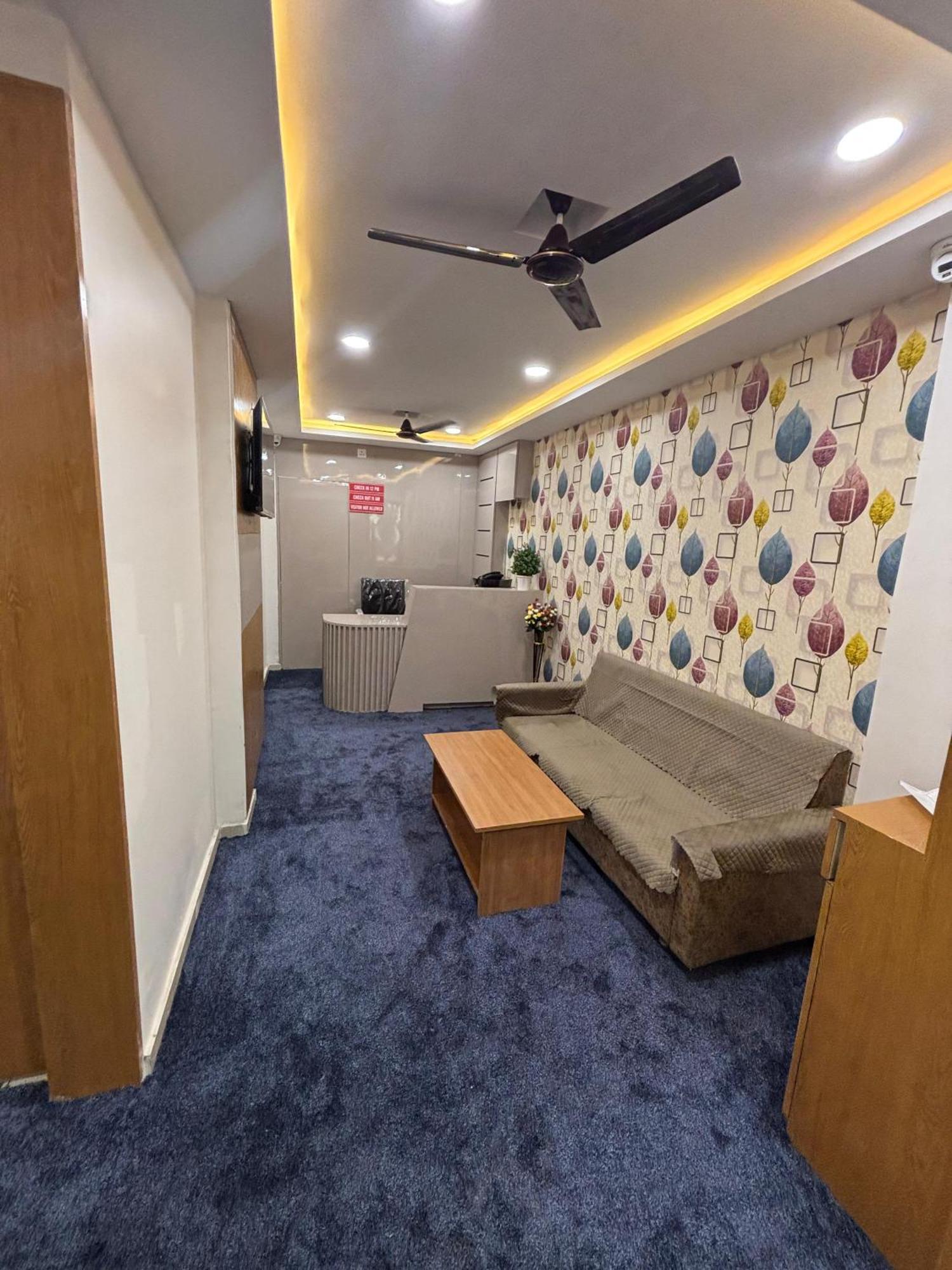 Hotel Mountain Bharuch Exterior photo